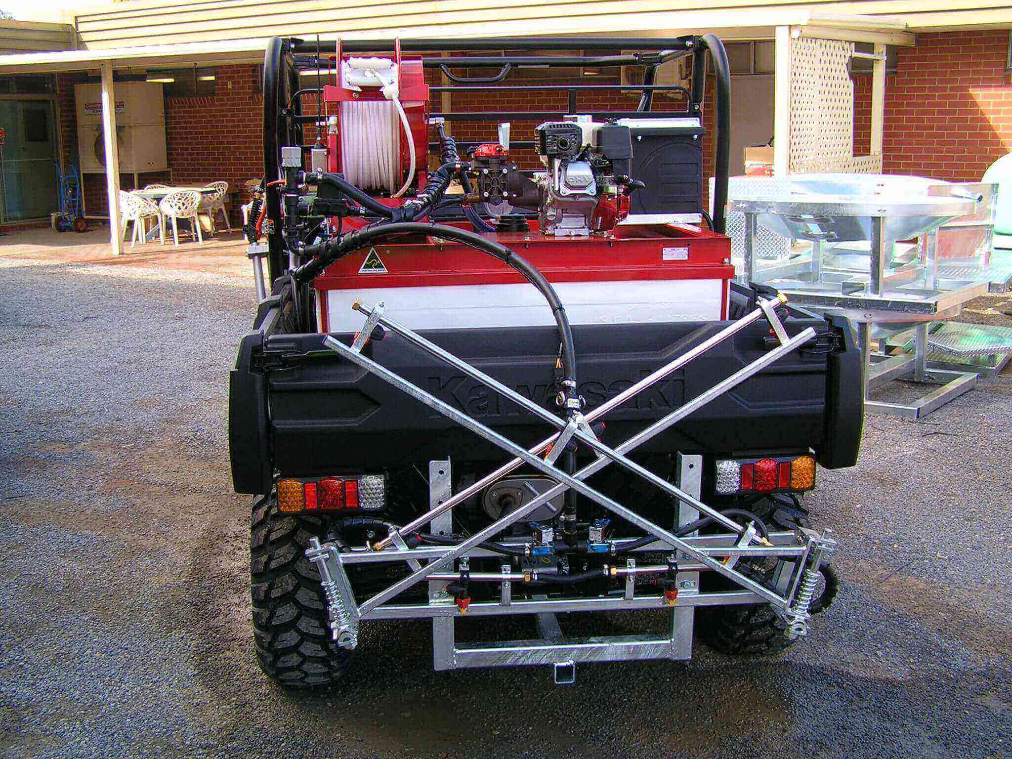 400 litre Retro Spray with 4 metre rear mounted boom