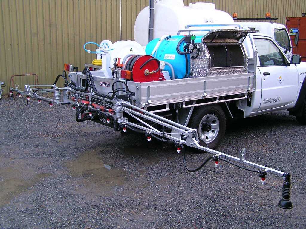 600 litre Quik Spray unit with chemical induction system and 8 metre hydraulic folding boom auto rate controled, double sided foam marker